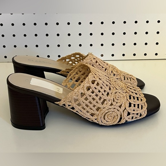 Classique Woven Heeled Sandals - Picture 9 of 15